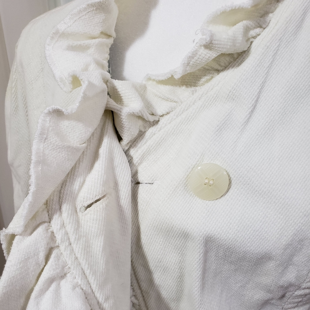 Lux Ruffle Jacket - Picture 5 of 8